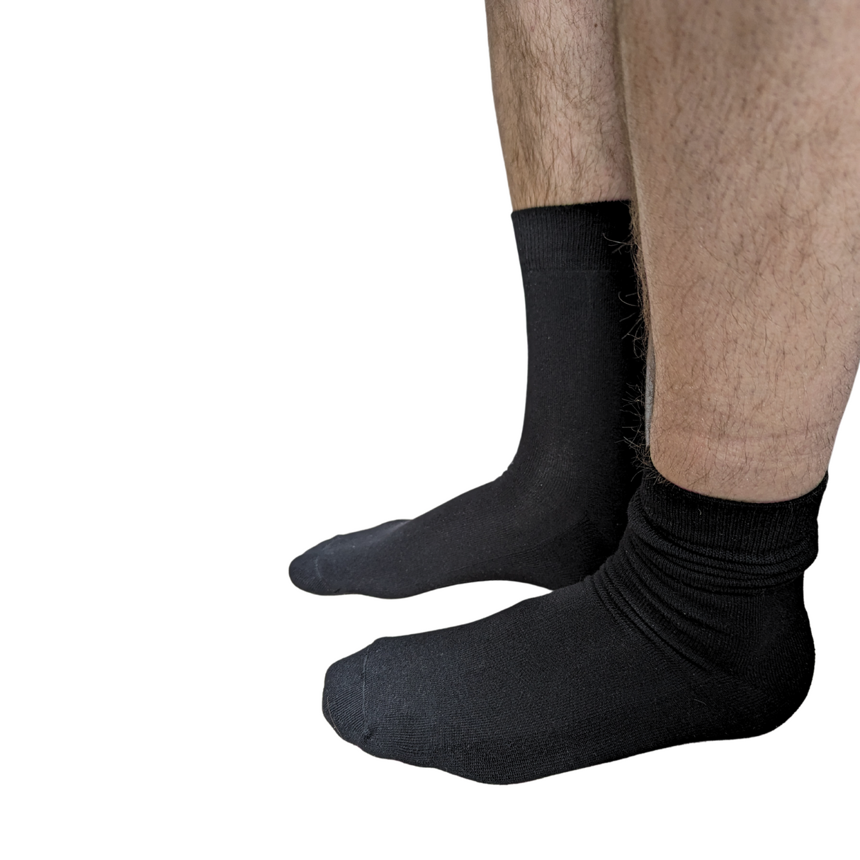 Kevyet Hukkasukat jalassa - toisessa jalassa varsi venytetty kolmasosaan säärtä, toisessa alhaalla.