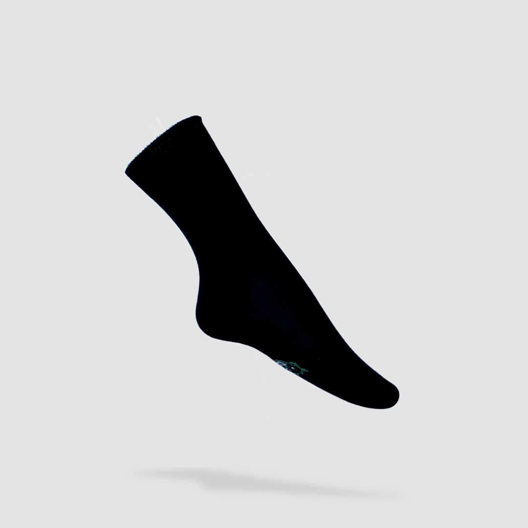 Pikkumusta-setti: 8 paria sukkia, 2 tuubihuivia